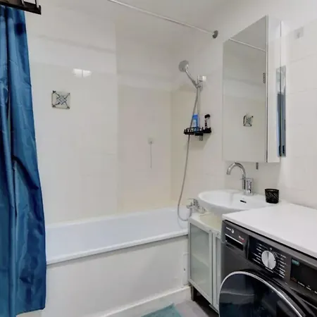 Pleasant 67 M2 With Balcony Absolutely Quiet *